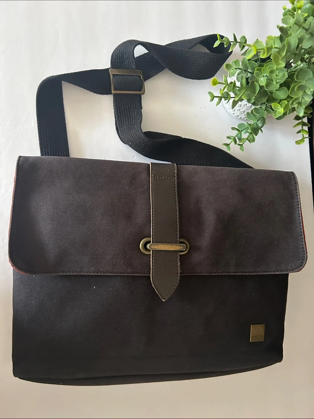 Knomo classic brown